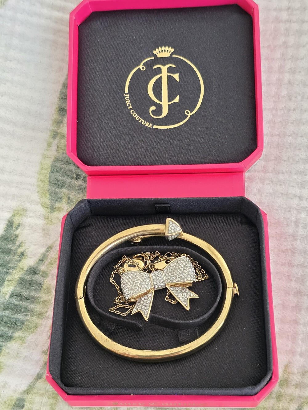 Juicy Couture Y2K Gold Jewelry Set - Bow Necklace + Bangle